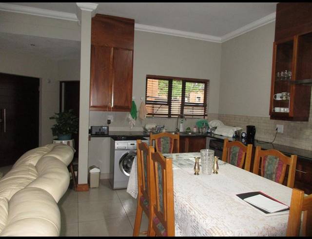 2 BEDROOM TOWNHOUSE FOR SALE IN RETIRE AT MIDSTREAM